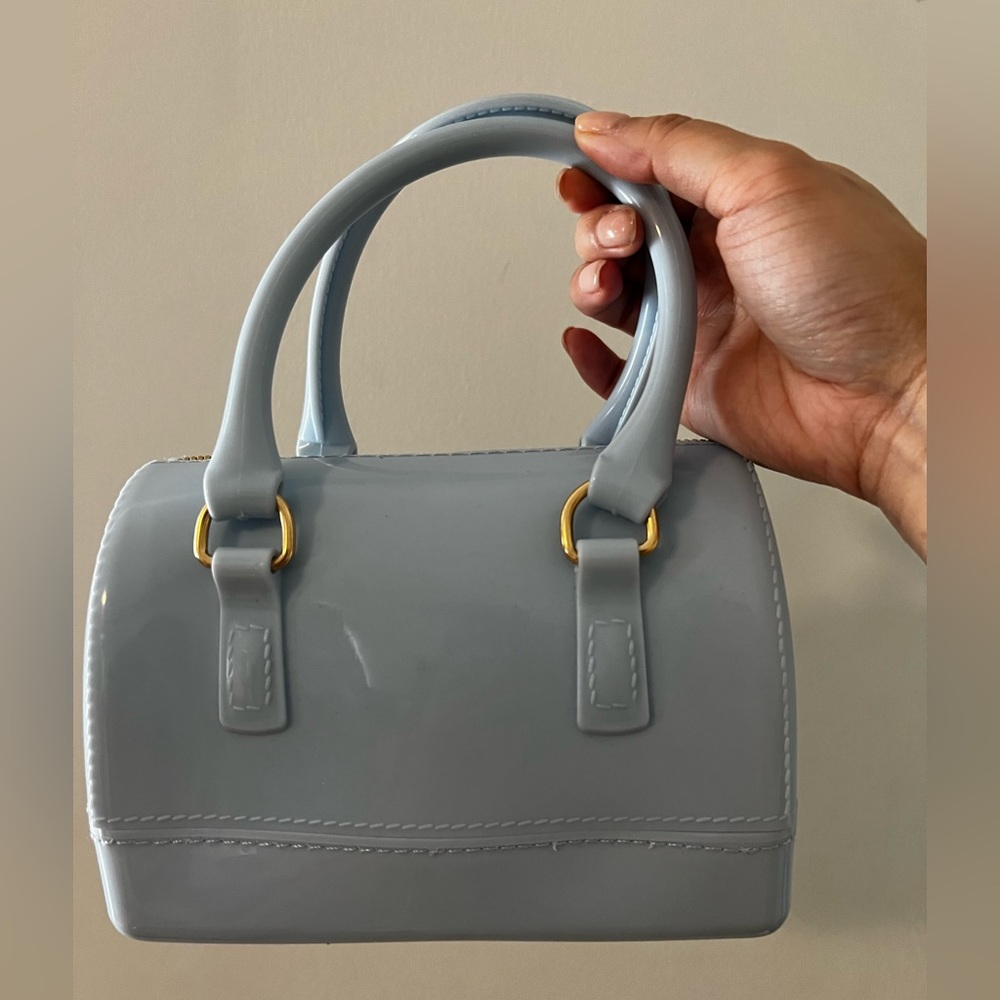 Cute Baby Blue Patent Purse (Excellent condition)